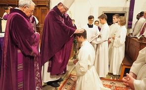 Bischof Manfred Scheuer weihte H. Vitus Glira OPraem zum Diakon.    